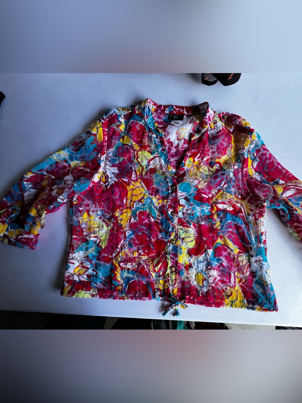 LARK LANE WOMEN’S FLORAL MULTICOLOR, LONG SLEEVE SHEER BUTTON FRONT BLOUSE